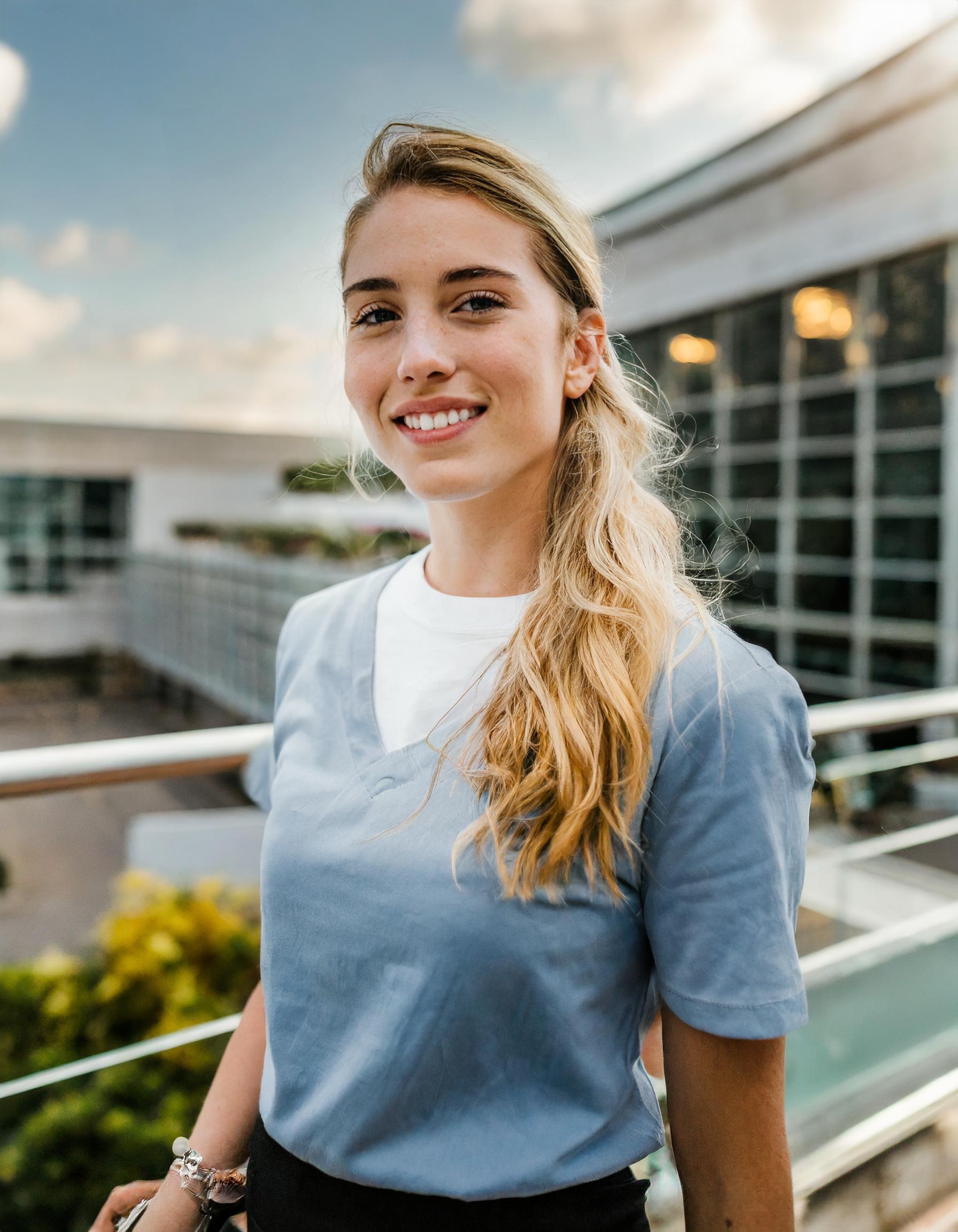 Lächelnde Person, positive Ausstrahlung